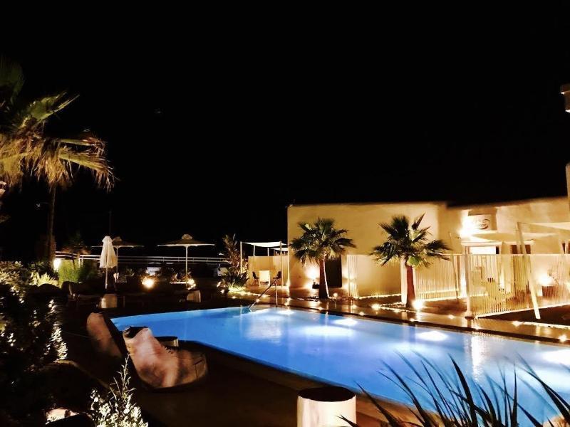 Queen Boutique Suites Mykonos Town 외부 사진